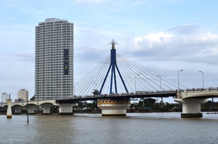 Description: http://www.danang.gov.vn/images/danang/image/camnhung/Cau_SongHan_H2.JPG